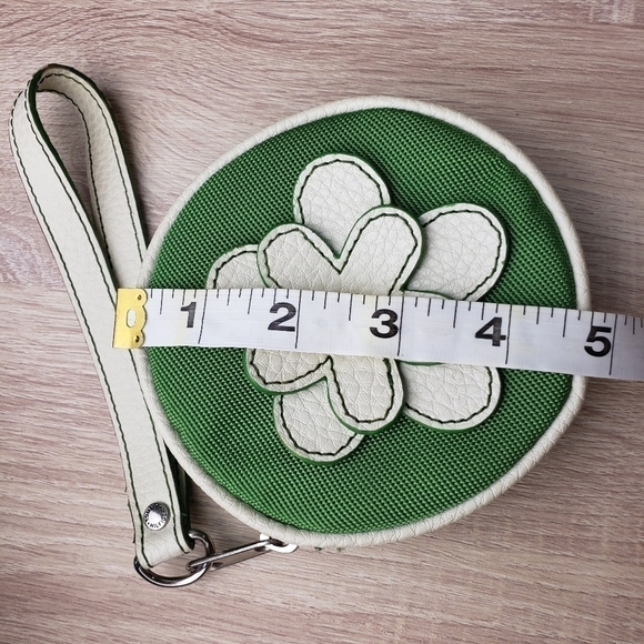 Tommy Hilfiger Round Flower Wristlet Mini Coin Purse - Picture 7 of 8